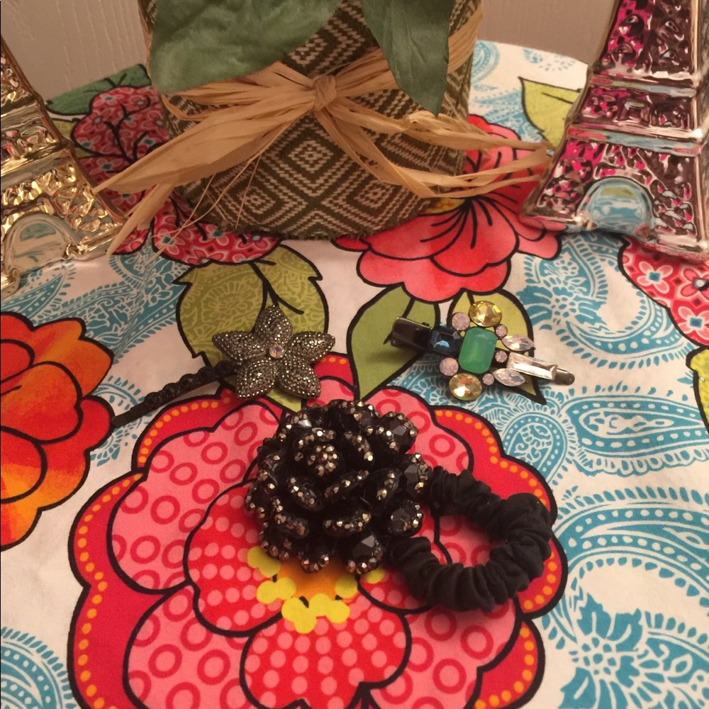 ❤️Set of 3 jeweled hair accessories ❤️❤️